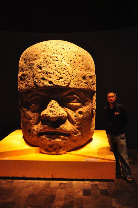 Enormes esculturas de cabeças, característica dos Olmecas (Museu Nacional de Antropologia, na Cidade do México, capital do país)